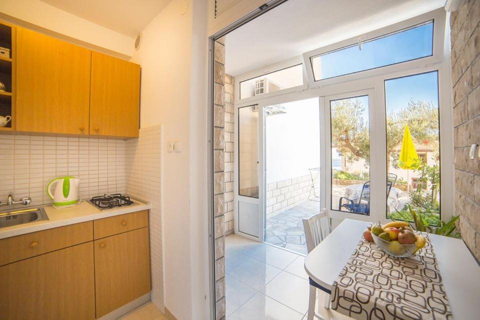 Apartmani Stipan Brela Exterior photo