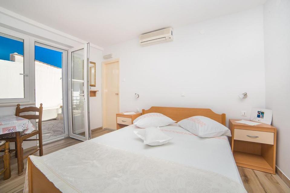 Apartmani Stipan Brela Exterior photo