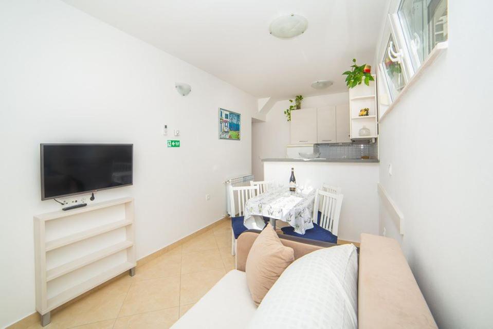 Apartmani Stipan Brela Exterior photo